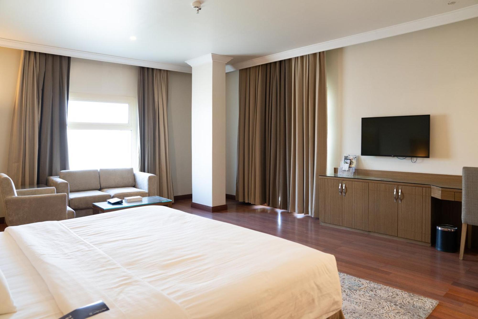 Golden Tulip Hotel Buraidah Al Qassim Eksteriør bilde